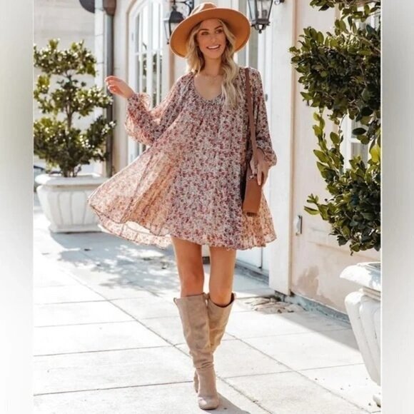 Storia Floral Mini Dress in Pink and Cream - Picture 13 of 13